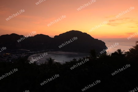 The view from the Viewpoint on the Town of Ko PhiPhi on Ko Phi Phi Island outside of the City of Krabi on the Andaman Sea in the south of Thailand. 