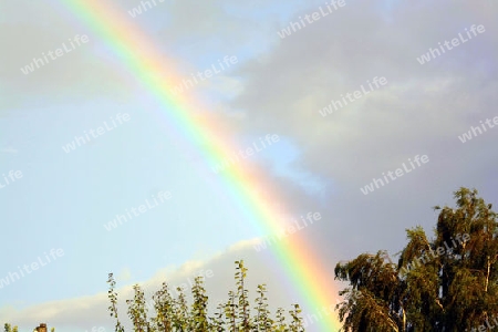 himmel mit regenbogen