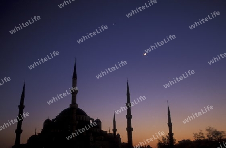 Die Blaue Moschee im Stadtteil Sulranahmet in Istanbul in der Tuerkey.