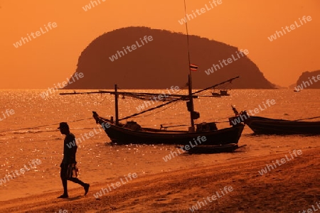 Die Kuestenlandschaft des Khao Sam Roi Yot Nationalpark am Golf von Thailand im Suedwesten von Thailand in Suedostasien. 