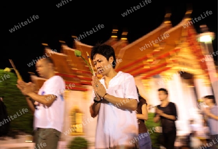 Die Tempelanlage des Wat Benchamabophit bei einer Religioesen Zeremonie in Bangkok der Hauptstadt von Thailand in Suedostasien. 