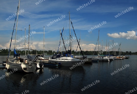 Segelboote im Hafen