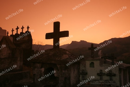 Ein Friedhof im Bergdorf Maubisse suedlich von Dili in Ost Timor auf der in zwei getrennten Insel Timor in Asien.  