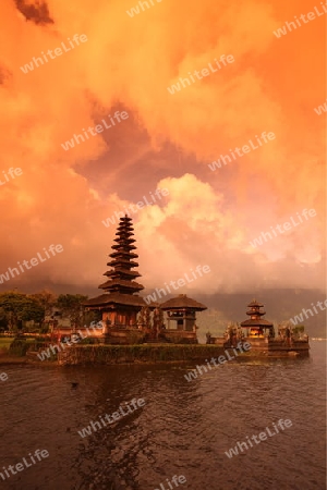 Asien, Suedost, Indonesien, Bali, Insel, Zentral Bali, Lake, Bratan, See, Tempel, Pura Ulun Danu, Landschaft,   (Urs Flueeler) 