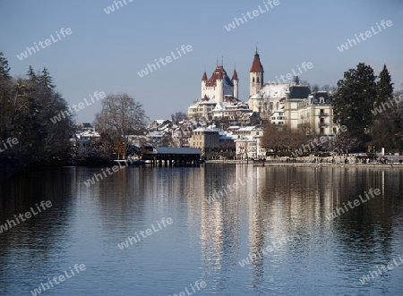 Thuner See mit Schloss