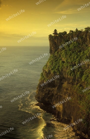 Der Pura Luhur Ulu Watu Tempel im sueden von Bali auf der Insel Bali in Indonesien.