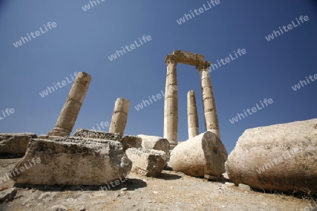 The Ruins of the citadel Jabel al Qalah in the City Amman in Jordan in the middle east.