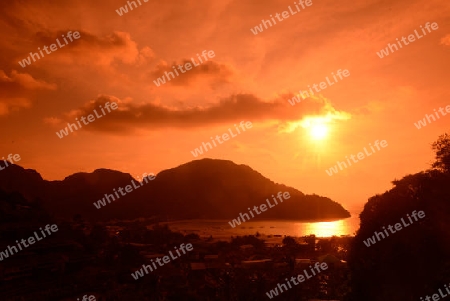 The view from the Viewpoint on the Town of Ko PhiPhi on Ko Phi Phi Island outside of the City of Krabi on the Andaman Sea in the south of Thailand. 