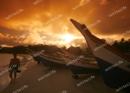 Suedamerika, Karibik, Venezuela, Isla Margarita, Ostkueste, El Tirano, Fischerdorf, Strand, Beach, Fischerboot, Boot, Holzboot, Landschaft, Wetter, Stimmung,  