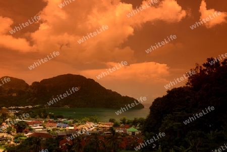 The view from the Viewpoint on the Town of Ko PhiPhi on Ko Phi Phi Island outside of the City of Krabi on the Andaman Sea in the south of Thailand. 