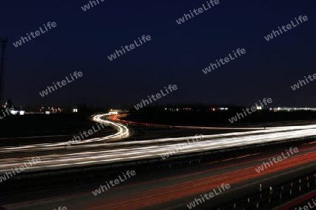 Autobahn bei Nacht