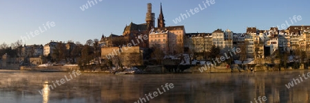 Wintermorgen am Rhein bei Basel