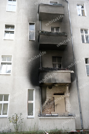 Wohnhaus in Berlin nach Brand in der Silvesternacht