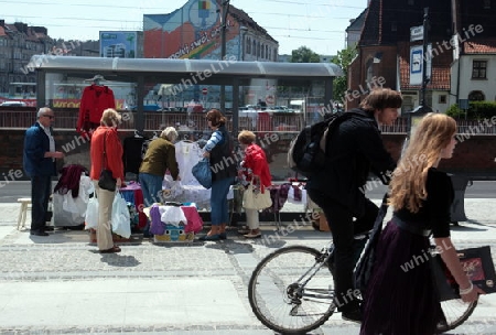 Ein kleiner Handel von Textilien in der Innenstadt von Wroclaw oder Breslau im westen von Polen. 