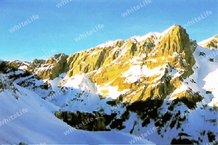 Bergspitze im Sonnenlicht