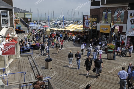  Pier 39 und Fisherman`s Wharf, Touristisches Zentrum  San Francisco, Kalifornien, USA