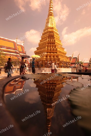 Die Tempelanlage des Wat Phra Kaew in Banglamphu in Bangkok der Hauptstadt von Thailand in Suedostasien.  