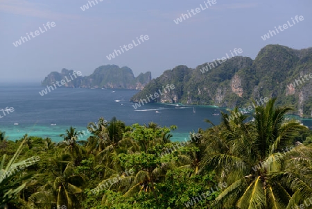 The view from the Viewpoint on the Town of Ko PhiPhi on Ko Phi Phi Island outside of the City of Krabi on the Andaman Sea in the south of Thailand. 