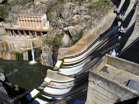 Water dam