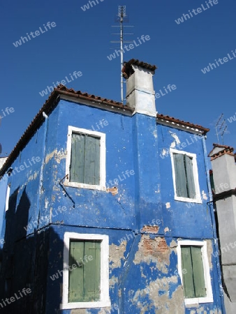 Burano. Altes, blaues  Haus