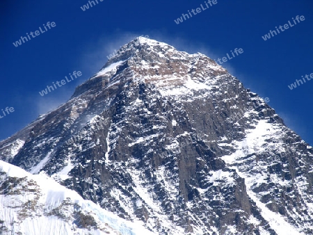 Everest peak