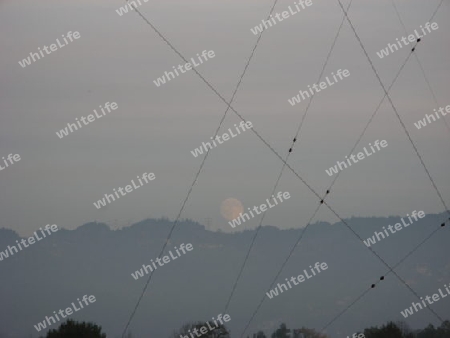 Mond ?ber den bergen