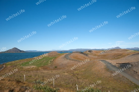 Der Nordosten Islands, Blick ?ber die Pseudo-Krater auf das Nord-Ost-Ufer des Myvatn-See 