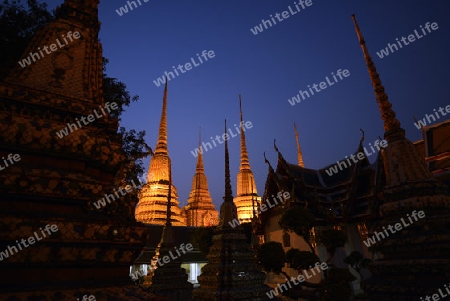 Die Tempelanlage des Wat Pho in der Hauptstadt Bangkok von Thailand in Suedostasien.