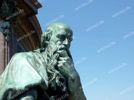 Monument im Schlossgarten von Schwerin