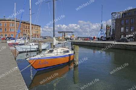 Sportboote, Segelboote im Querkanal im alten Hafen von Stralsund , Unesco Weltkulturerbe, Mecklenburg Vorpommern, Deutschland, Europa , oeffentlicher Grund