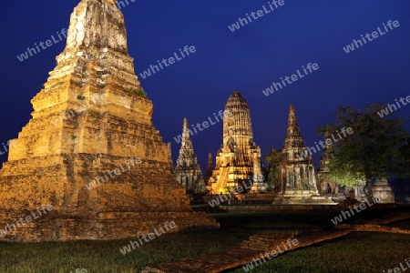 Der Wat Chai Wattanaram Tempel in der Tempelstadt Ayutthaya noerdlich von Bangkok in Thailand. 