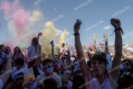 Erstes Holi Festivall in Stuttgart/Boeblingen am 18. Mai 2013