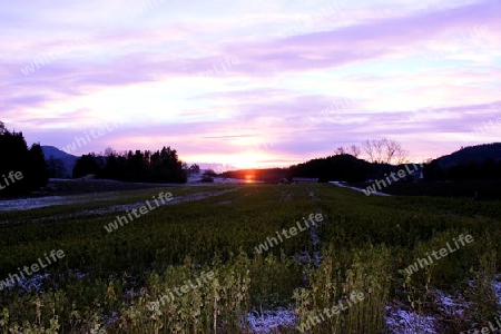 Sonnenuntergang ?ber Feld