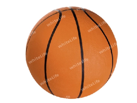 Basketball freigestellt auf weissem Hintergrund
