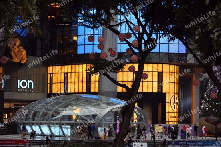 Asien, Suedost, Singapur, Insel, Staat, Stadt, City, Orchard Road, Einkaufsstrasse, Shopping, Alltag, Wirtschaft, Zentrum,  Nacht,  Centre, Einkaufszentrum, Shoppingcentre,  Architektur, Modern, ION, 