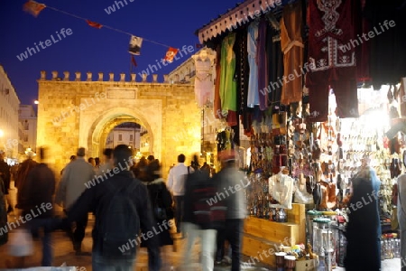 Afrika, Nordafrika, Tunesien, Tunis
Der Place de la Victoire mit dem Porte de France vor der Medina in der Altstadt der Tunesischen Hauptstadt Tunis. 






