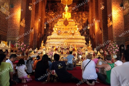 Die Tempelanlage des Wat Phra Kaew in Banglamphu in Bangkok der Hauptstadt von Thailand in Suedostasien.  