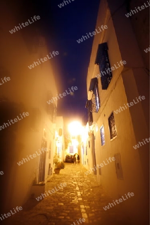 Afrika, Nordafrika, Tunesien, Tunis, Sidi Bou Said
Die Altstadt von Sidi Bou Said in der Daemmerung am Mittelmeer und noerdlich der Tunesischen Hauptstadt Tunis. 






