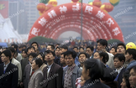 Chinese People on a economic Fair on the City Square in the city of Chengdu in the provinz Sichuan in centrall China.