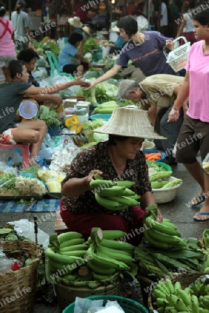 Fruechte auf dem Markt von Nonthaburi im Norden von Bangkok der Hauptstadt von Thailand in Suedostasien.  