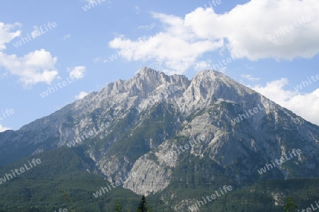 Hohe Munde bei Telfs in Tirol, Oesterreich bei schoenem Wetter