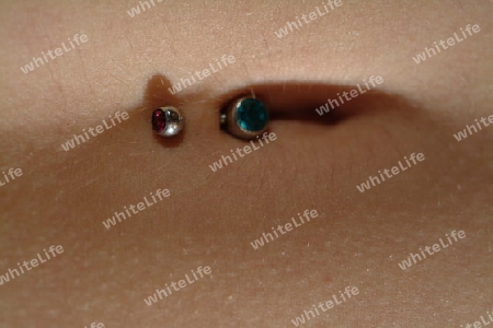 nabel Piercing