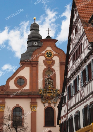 Kirche und Fachwerkhaus in Ettlingen