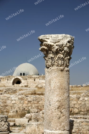 The Ruins of the citadel Jabel al Qalah in the City Amman in Jordan in the middle east.