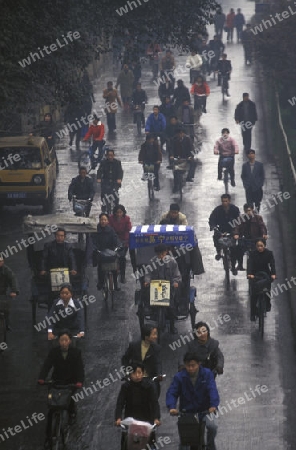 a mainroad by rain in the city of Chengdu in the provinz Sichuan in centrall China.