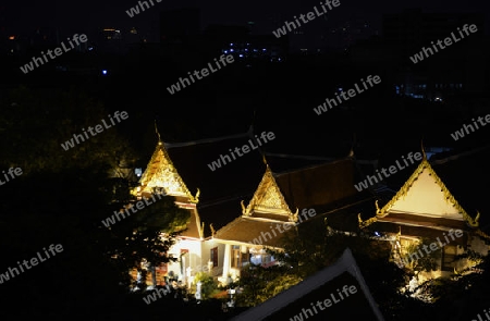 Der Wat Saket unter der Tempelanlage des Goldenen Berg in der Hauptstadt Bangkok von Thailand in Suedostasien.