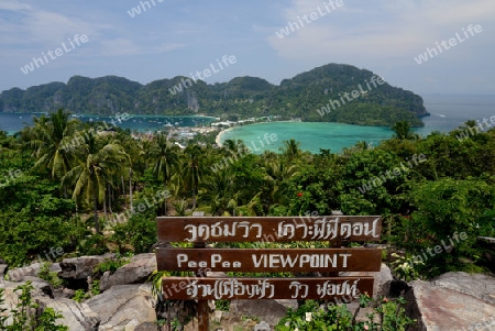 The view from the Viewpoint on the Town of Ko PhiPhi on Ko Phi Phi Island outside of the City of Krabi on the Andaman Sea in the south of Thailand. 