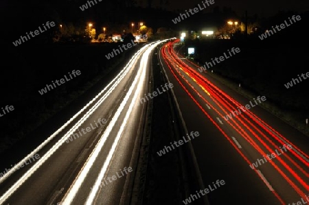 Nationalstrasse bei Nacht