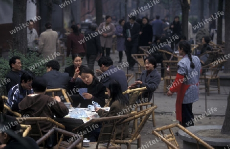 Chinese People siting in Tea House in the city of Chengdu in the provinz Sichuan in centrall China.