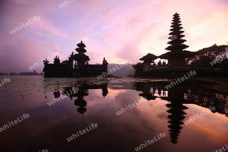 Asien, Suedost, Indonesien, Bali, Insel, Zentral Bali, Lake, Bratan, See, Tempel, Pura Ulun Danu, Landschaft,   (Urs Flueeler) 